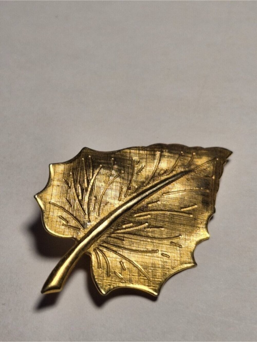 Vintage Gold Tone Leaf Brooch - Textured Crosshatch Design